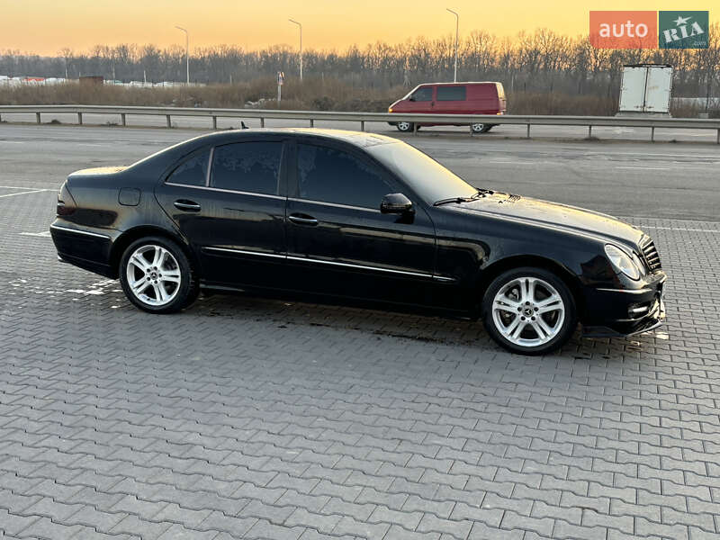 Седан Mercedes-Benz E-Class 2007 в Черновцах