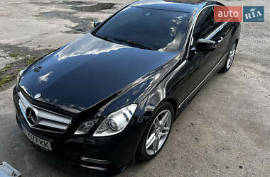 Купе Mercedes-Benz E-Class 2012 в 