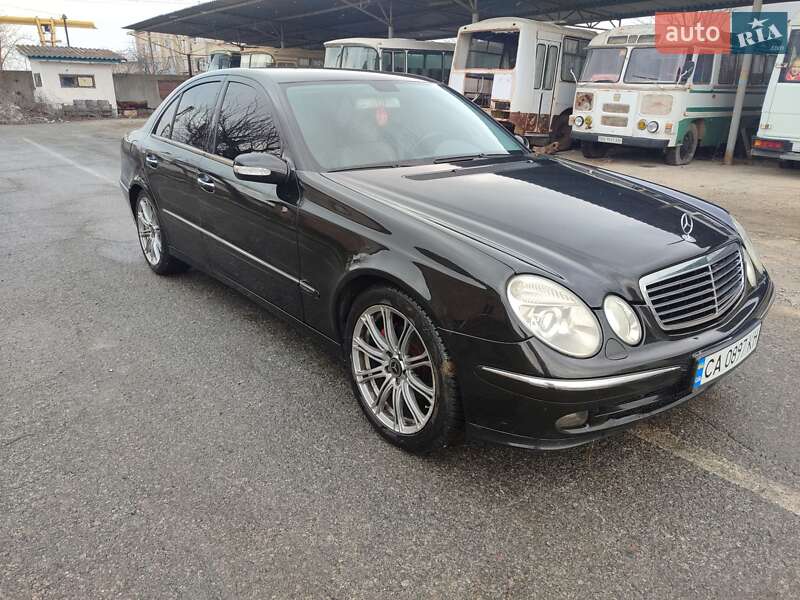 Седан Mercedes-Benz E-Class 2004 в Гайвороне