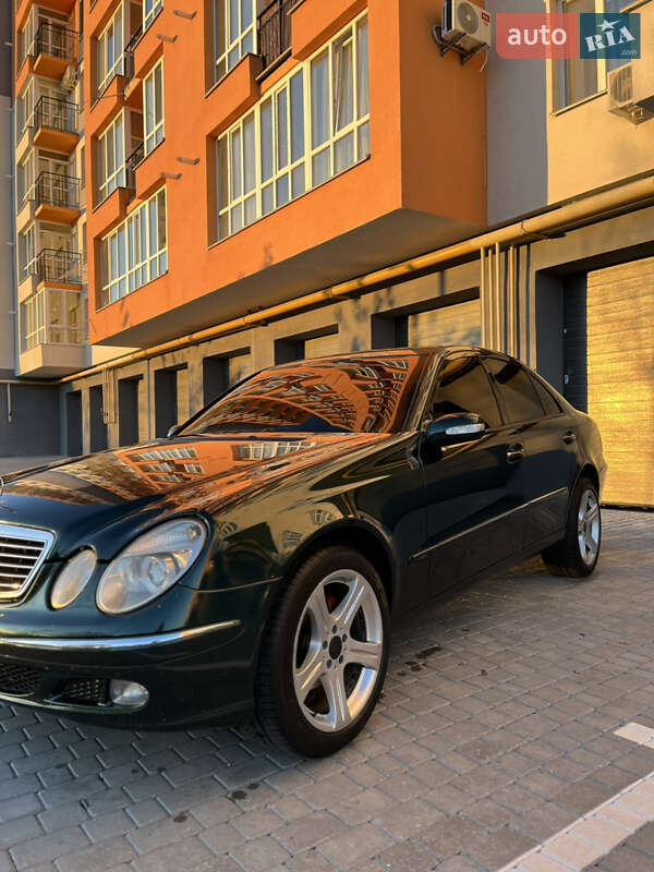 Седан Mercedes-Benz E-Class 2002 в Виннице