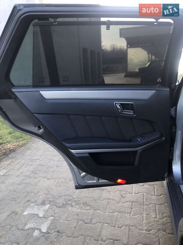 Універсал Mercedes-Benz E-Class 2010 в Сторожинці
