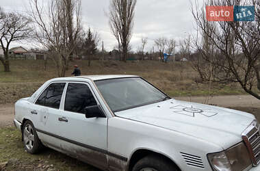 Седан Mercedes-Benz E-Class 1986 в Краматорске