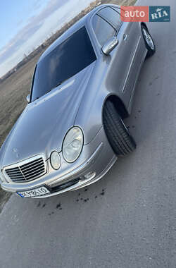 Седан Mercedes-Benz E-Class 2003 в Березному