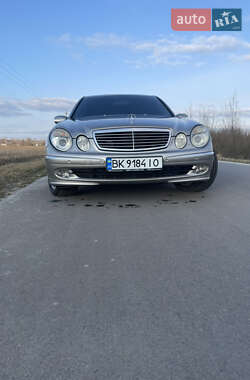 Седан Mercedes-Benz E-Class 2003 в Березному