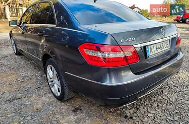 Седан Mercedes-Benz E-Class 2011 в Вараше