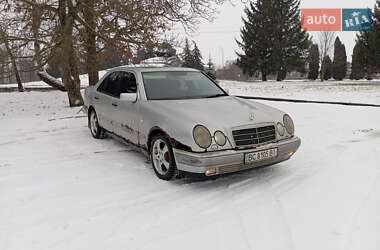 Седан Mercedes-Benz E-Class 1996 в Дубні