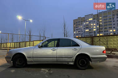 Седан Mercedes-Benz E-Class 2001 в 