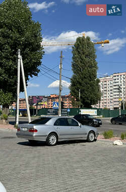 Седан Mercedes-Benz E-Class 2001 в 