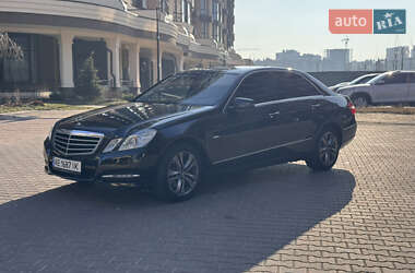 Седан Mercedes-Benz E-Class 2011 в Киеве