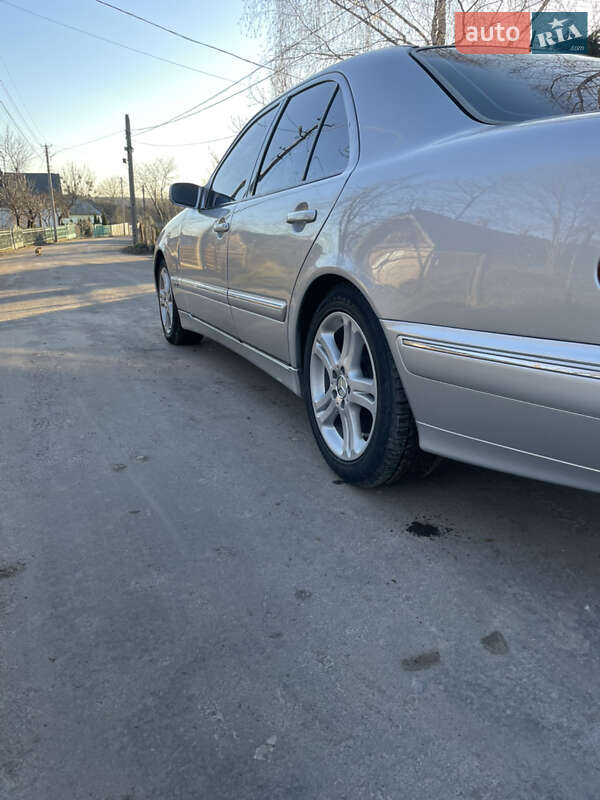 Седан Mercedes-Benz E-Class 2001 в Сокалі