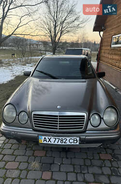 Седан Mercedes-Benz E-Class 1998 в Коломые