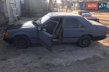 Седан Mercedes-Benz E-Class 1988 в Кропивницькому