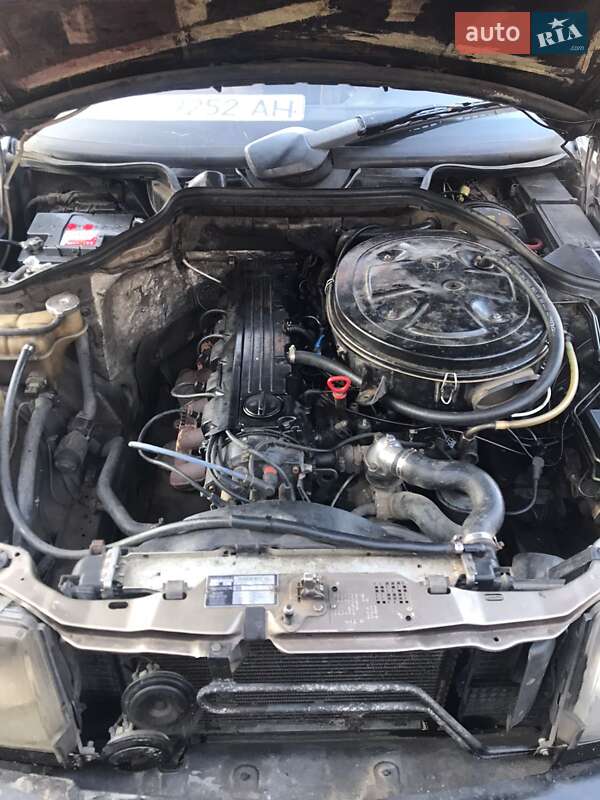 Седан Mercedes-Benz E-Class 1988 в Кропивницком