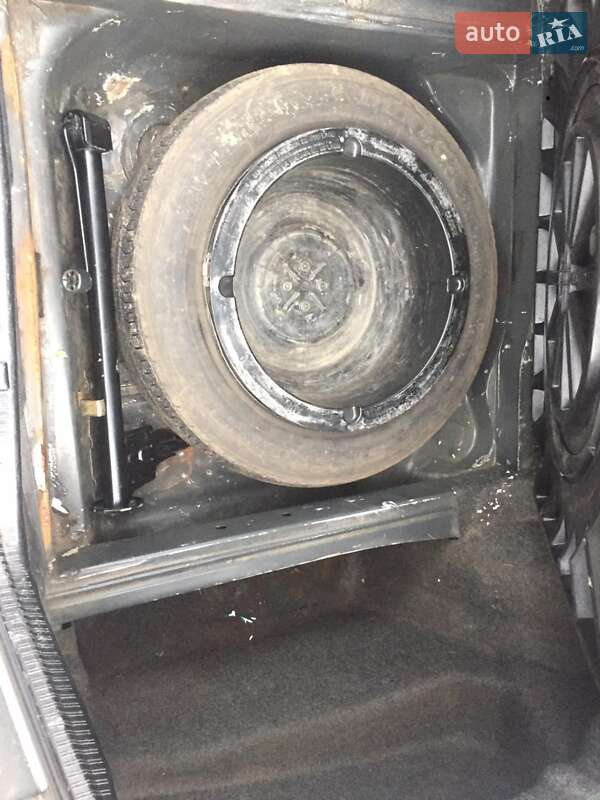 Седан Mercedes-Benz E-Class 1991 в Одесі