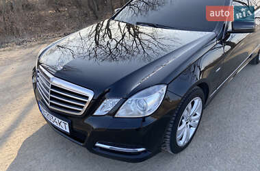 Седан Mercedes-Benz E-Class 2011 в 