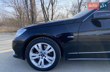 Седан Mercedes-Benz E-Class 2011 в 