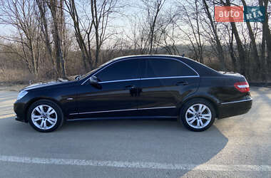 Седан Mercedes-Benz E-Class 2011 в 