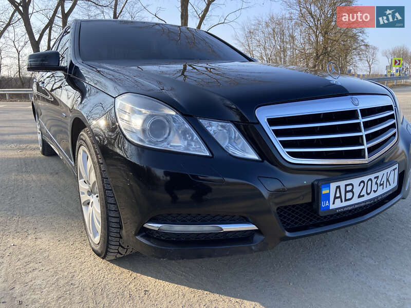 Седан Mercedes-Benz E-Class 2011 в Могилев-Подольске