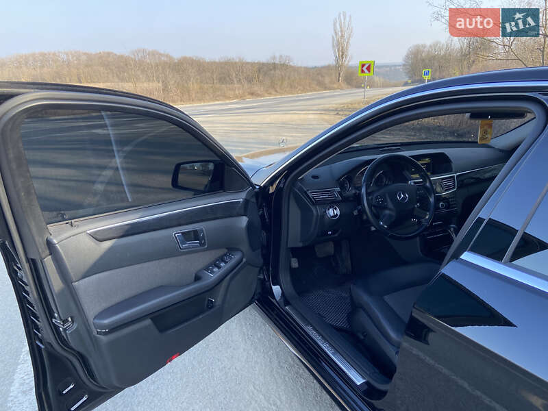 Седан Mercedes-Benz E-Class 2011 в Могилев-Подольске
