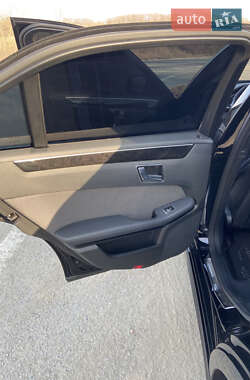 Седан Mercedes-Benz E-Class 2011 в 