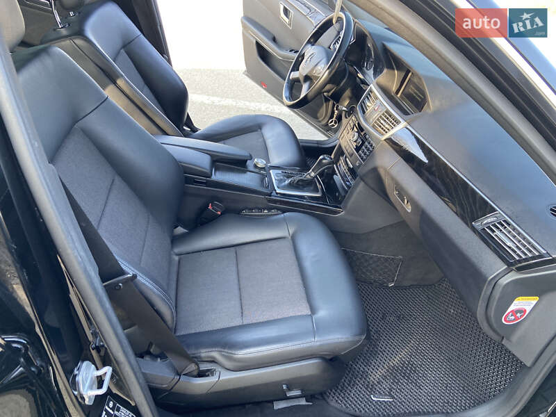 Седан Mercedes-Benz E-Class 2011 в Могилев-Подольске