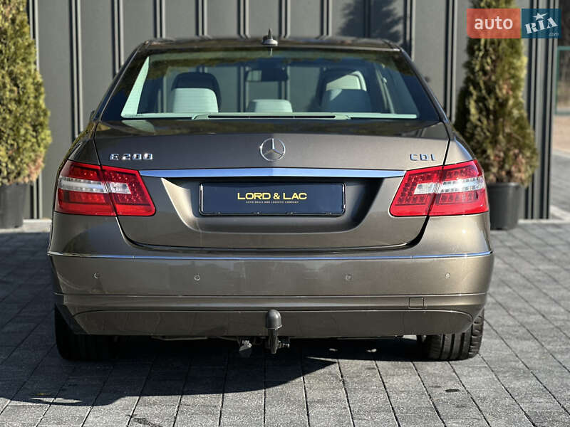 Седан Mercedes-Benz E-Class 2012 в Рівному