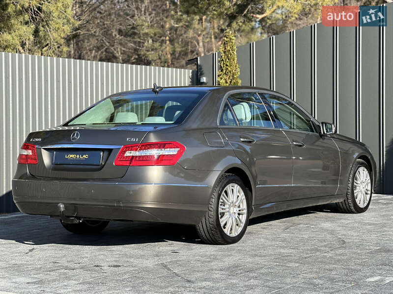 Седан Mercedes-Benz E-Class 2012 в Рівному