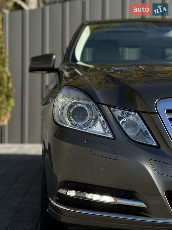 Седан Mercedes-Benz E-Class 2012 в Рівному