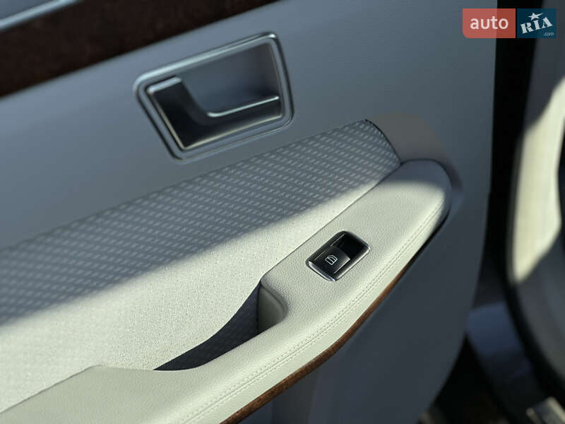 Седан Mercedes-Benz E-Class 2012 в Рівному