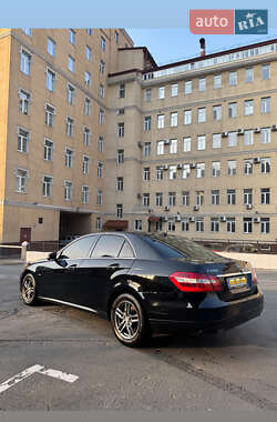 Седан Mercedes-Benz E-Class 2012 в Киеве