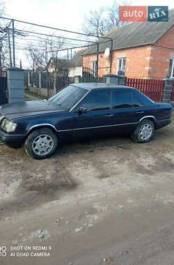 Седан Mercedes-Benz E-Class 1990 в Заречном