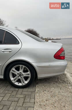 Седан Mercedes-Benz E-Class 2006 в Николаеве