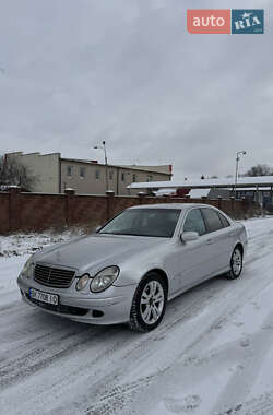 Седан Mercedes-Benz E-Class 2003 в Ровно