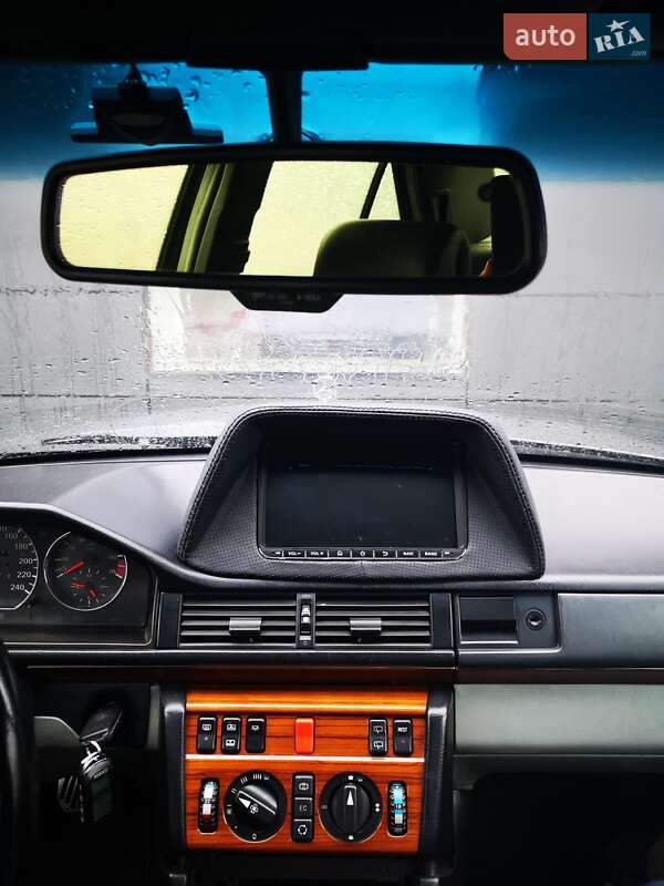 Седан Mercedes-Benz E-Class 1989 в Киеве