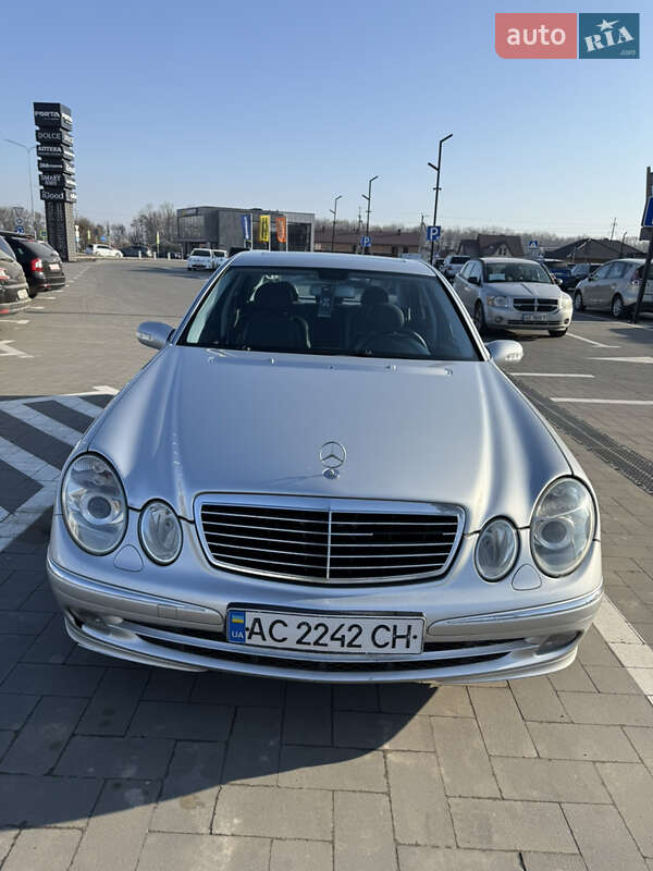 Седан Mercedes-Benz E-Class 2004 в Луцке