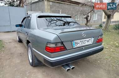 Седан Mercedes-Benz E-Class 1987 в Ізмаїлі