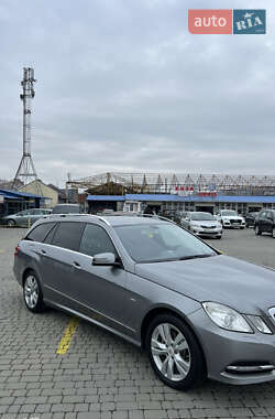 Універсал Mercedes-Benz E-Class 2011 в Чернівцях