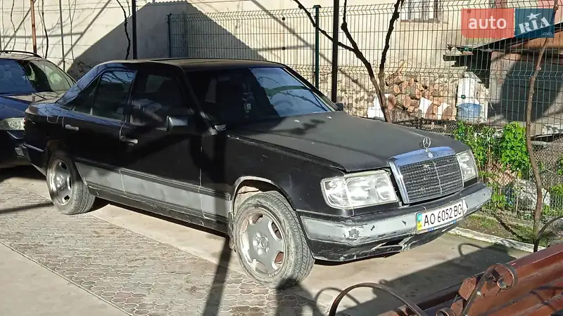 Mercedes-Benz E-Class 1987