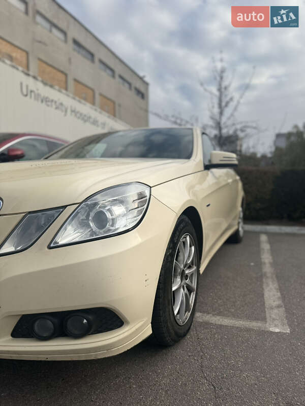 Седан Mercedes-Benz E-Class 2010 в Белой Церкви