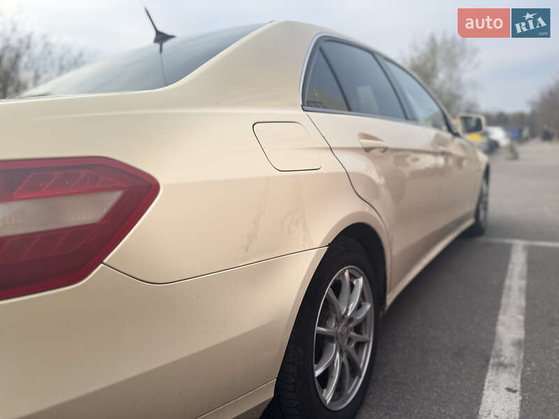 Седан Mercedes-Benz E-Class 2010 в Белой Церкви