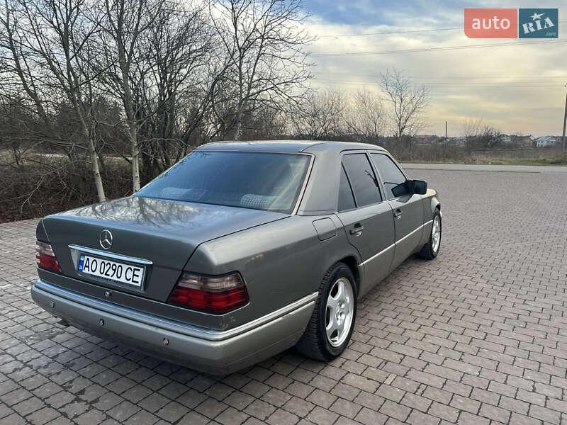 Седан Mercedes-Benz E-Class 1994 в Буске