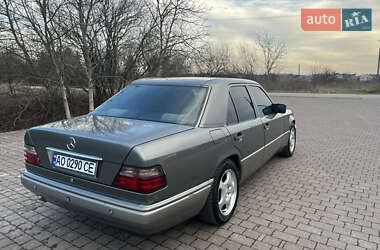 Седан Mercedes-Benz E-Class 1994 в 