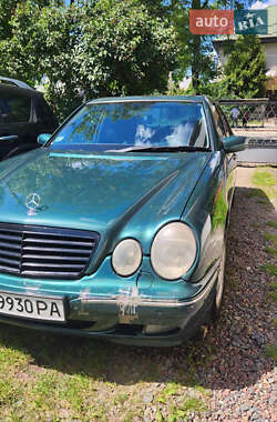 Седан Mercedes-Benz E-Class 2000 в Новояворівську