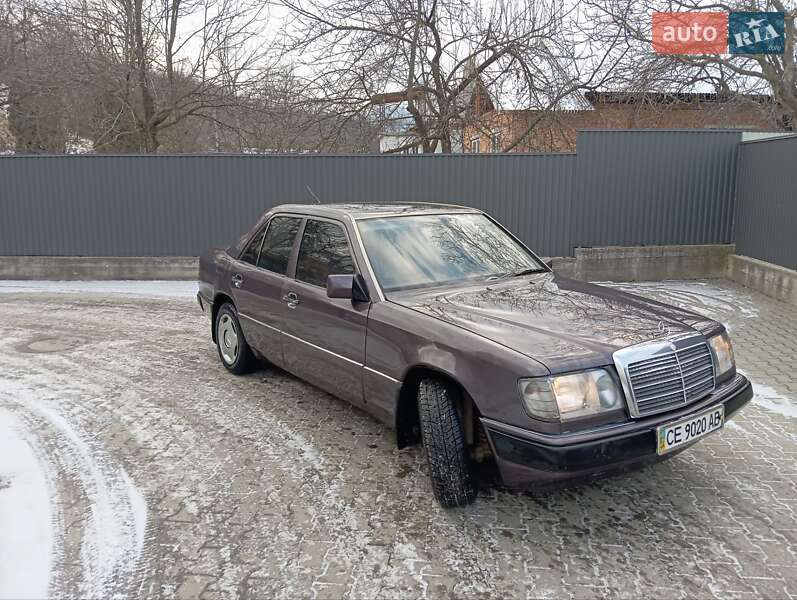 Седан Mercedes-Benz E-Class 1991 в Косове