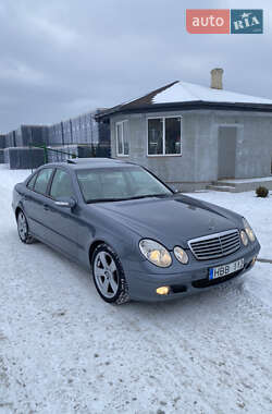 Седан Mercedes-Benz E-Class 2005 в Рокитном