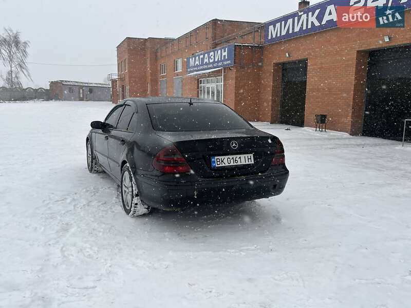 Седан Mercedes-Benz E-Class 2004 в 