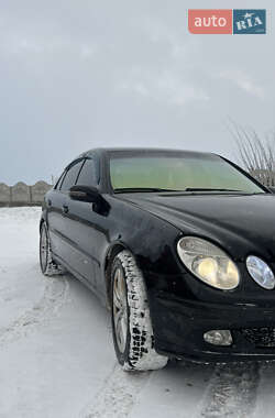 Седан Mercedes-Benz E-Class 2004 в 