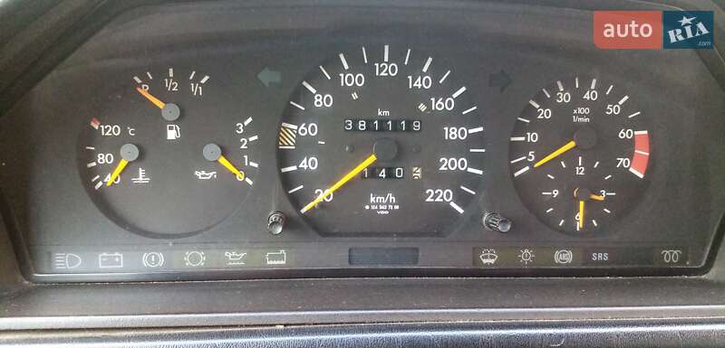 Седан Mercedes-Benz E-Class 1988 в 
