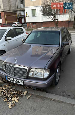 Седан Mercedes-Benz E-Class 1993 в Львові