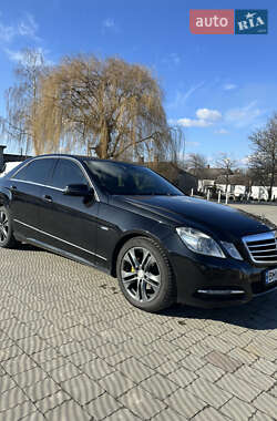 Седан Mercedes-Benz E-Class 2011 в Владимире